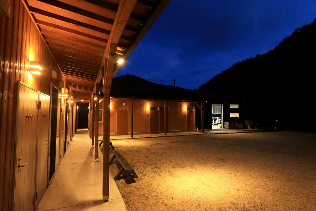 Hotel Penssion Ama Terrasse Minamiawaji Esterno foto